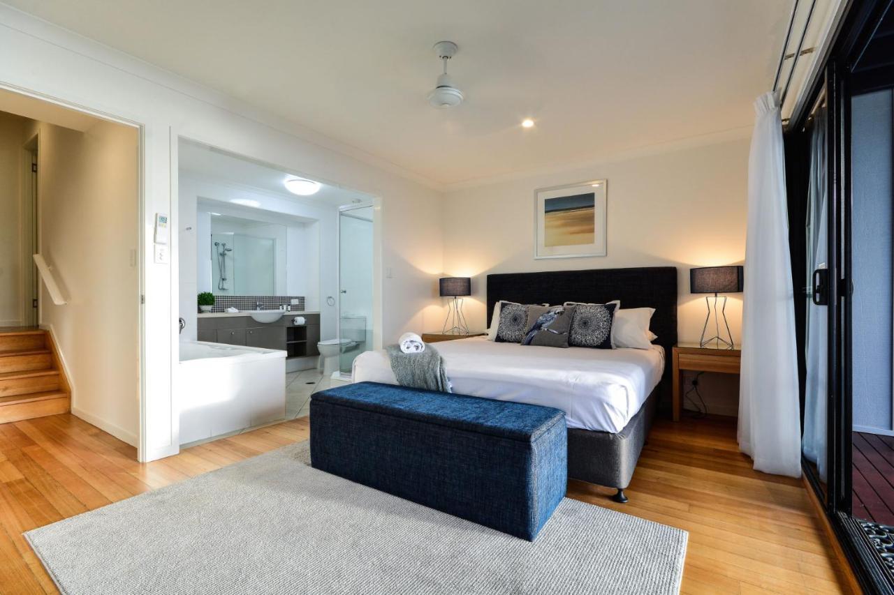Shorelines 31 Renovated Upmarket Two Bedroom Apartment With Ocean Views And Buggy Hamilton Island Exteriör bild