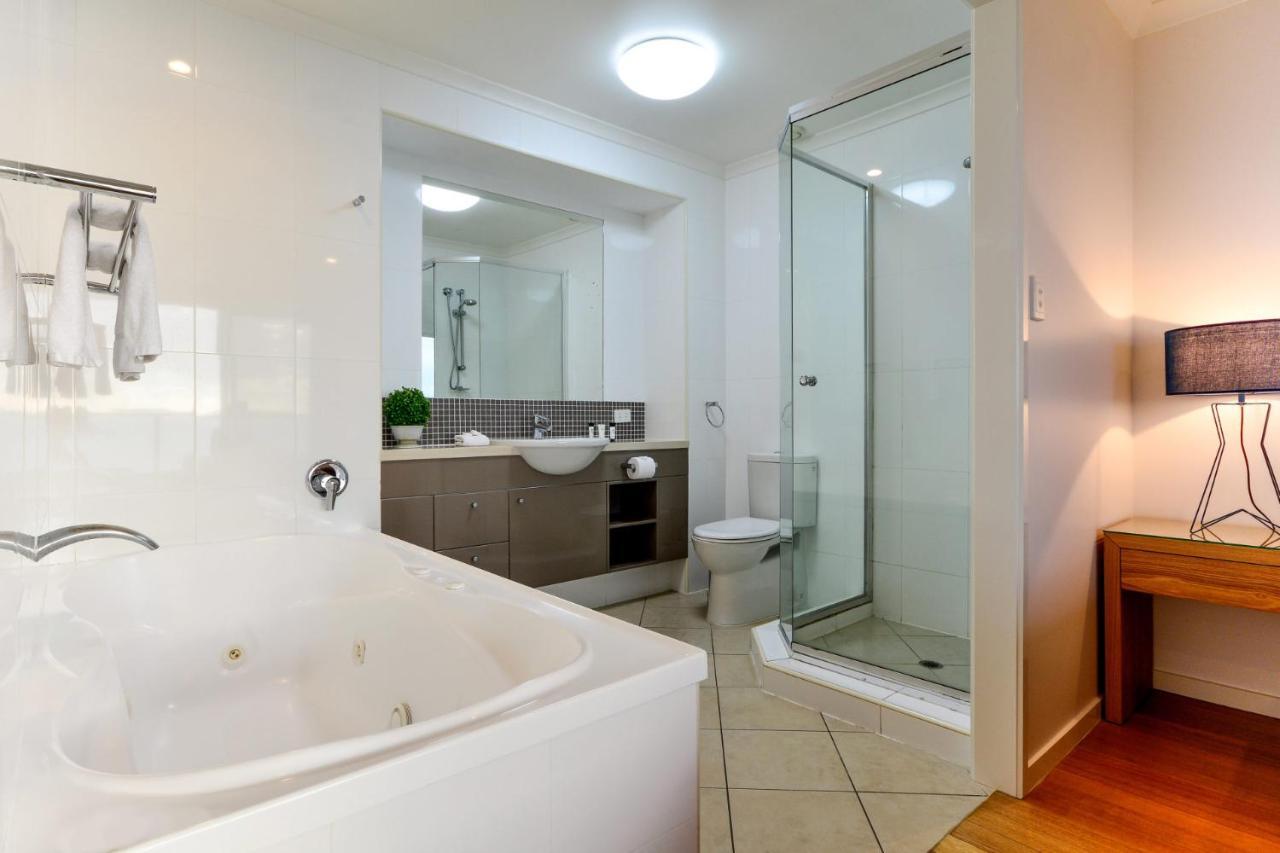 Shorelines 31 Renovated Upmarket Two Bedroom Apartment With Ocean Views And Buggy Hamilton Island Exteriör bild